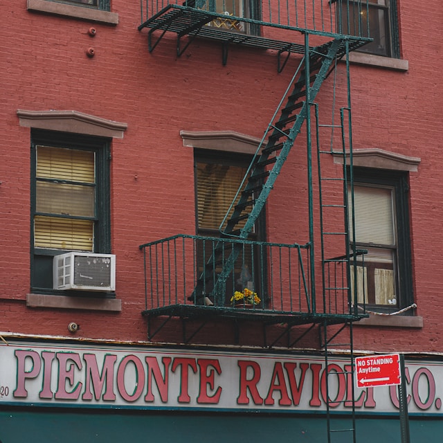 Il sindaco di New York cancella Little Italy 2 quentin basnier SuCq9B80tmg unsplash