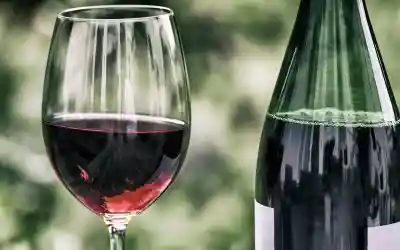 Stop etichette shock sul vino. Pressi: una buona notizia