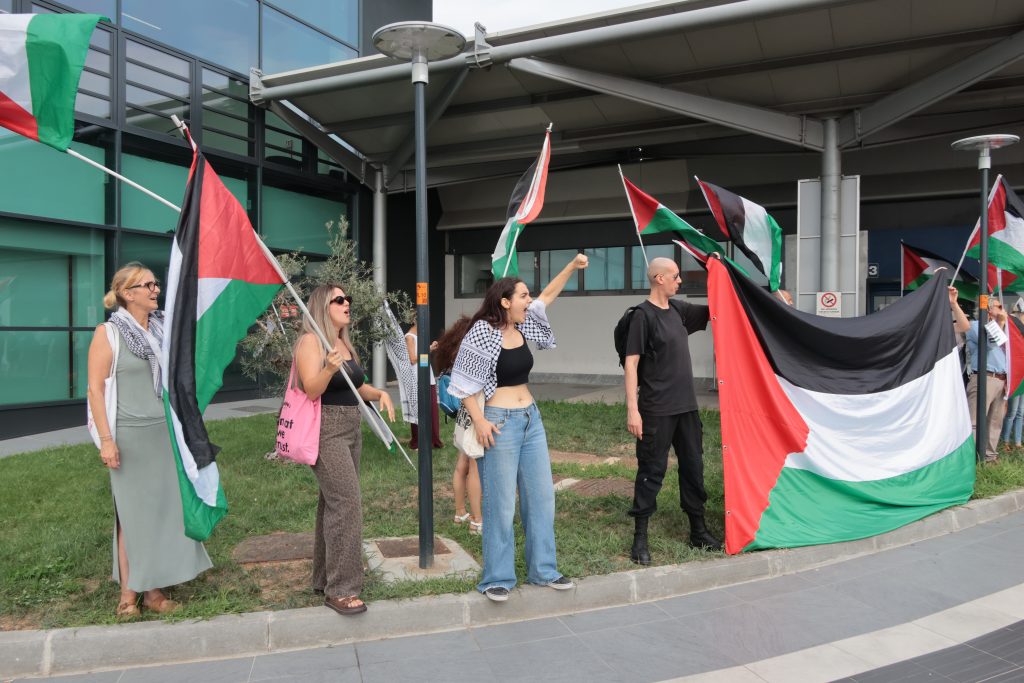 Presidio per la Palestina all'aeroporto Catullo 1 2P0A1303