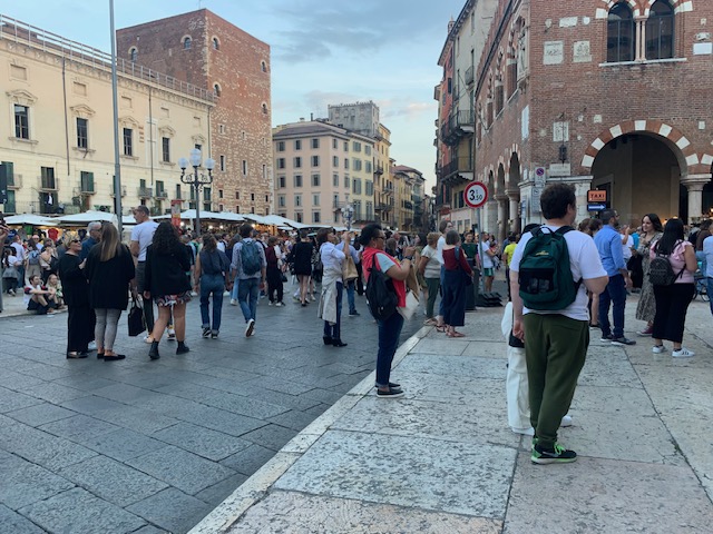 A Luglio 916 mila turisti. Ma quanto valore resta davvero a Verona? 1 CENTRO