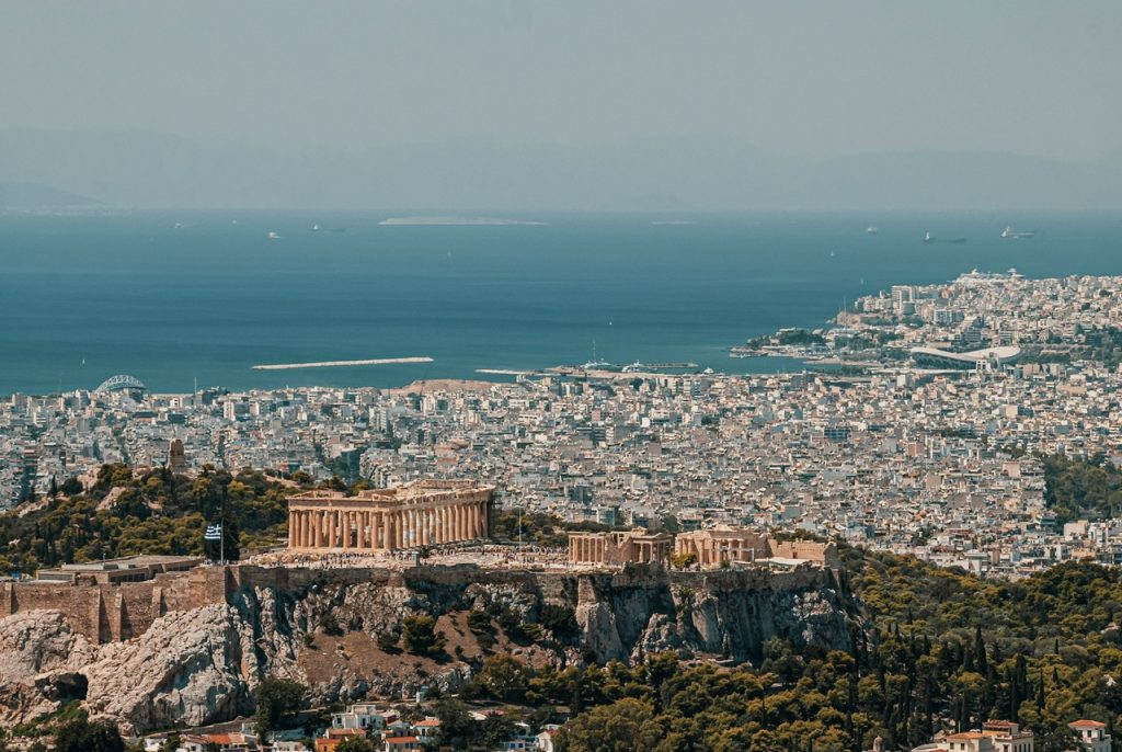 Atene, tra Partenone e Airbnb: la capitale che cambia pelle 1 First