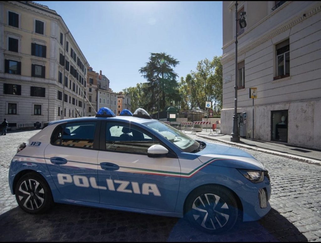 Controlli anti degrado, quattro denunciati per l’occupazione di un immobile 3 Controlli anti degrado, quattro denunciati per l’occupazione di un immobile