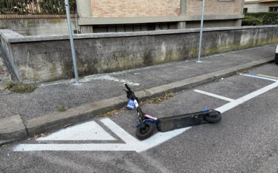 Continua monopattino selvaggio. Alla faccia di tutte le regole