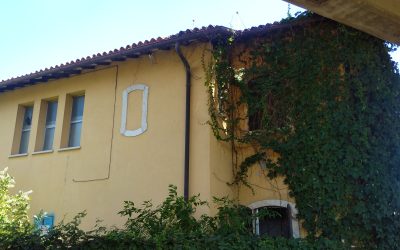 Strada di Ca’ Brusà. Uno…spazio benessere per gatti sotto il cavalcaferrovia