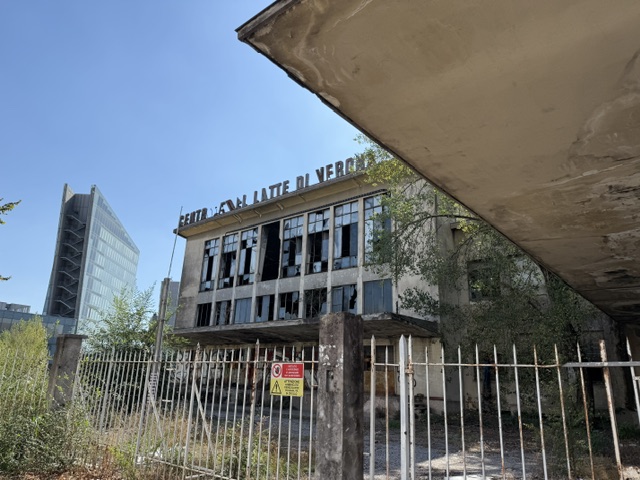 Ex Centrale del Latte. I vincoli del Comune impediscono di ristrutturarla 2 centrale latte 1