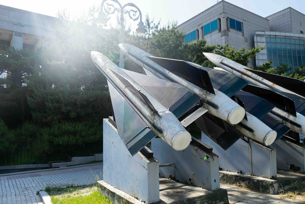 Dell'Ucraina ne abbiamo piene le tasche. Anzi no. Ce le hanno svuotate 3 guerra 3