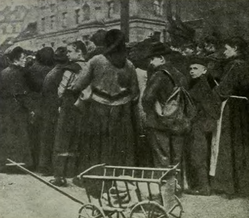 La carestia del 1919 spiega l’ascesa del nazismo 2 ColaDeHambrientosEnBerlin