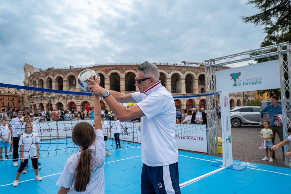 Panatta, Graziani, Lucchetta e Zanni: Piazza Bra gioca con i campioni 3 Panatta, Graziani, Lucchetta e Zanni: Piazza Bra gioca con i campioni