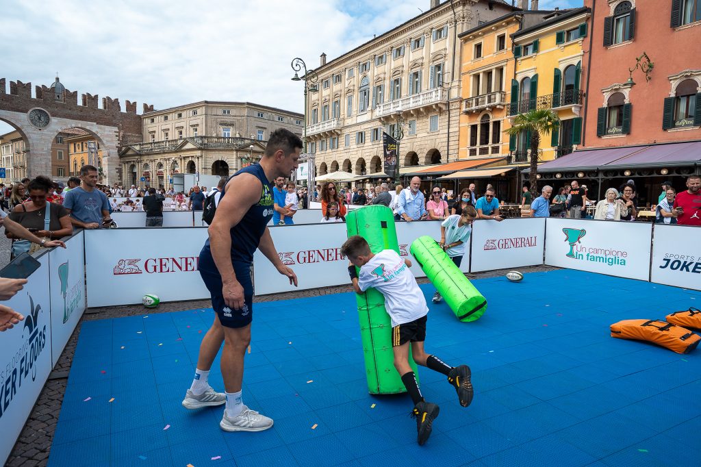 Panatta, Graziani, Lucchetta e Zanni: Piazza Bra gioca con i campioni 2 Panatta, Graziani, Lucchetta e Zanni: Piazza Bra gioca con i campioni