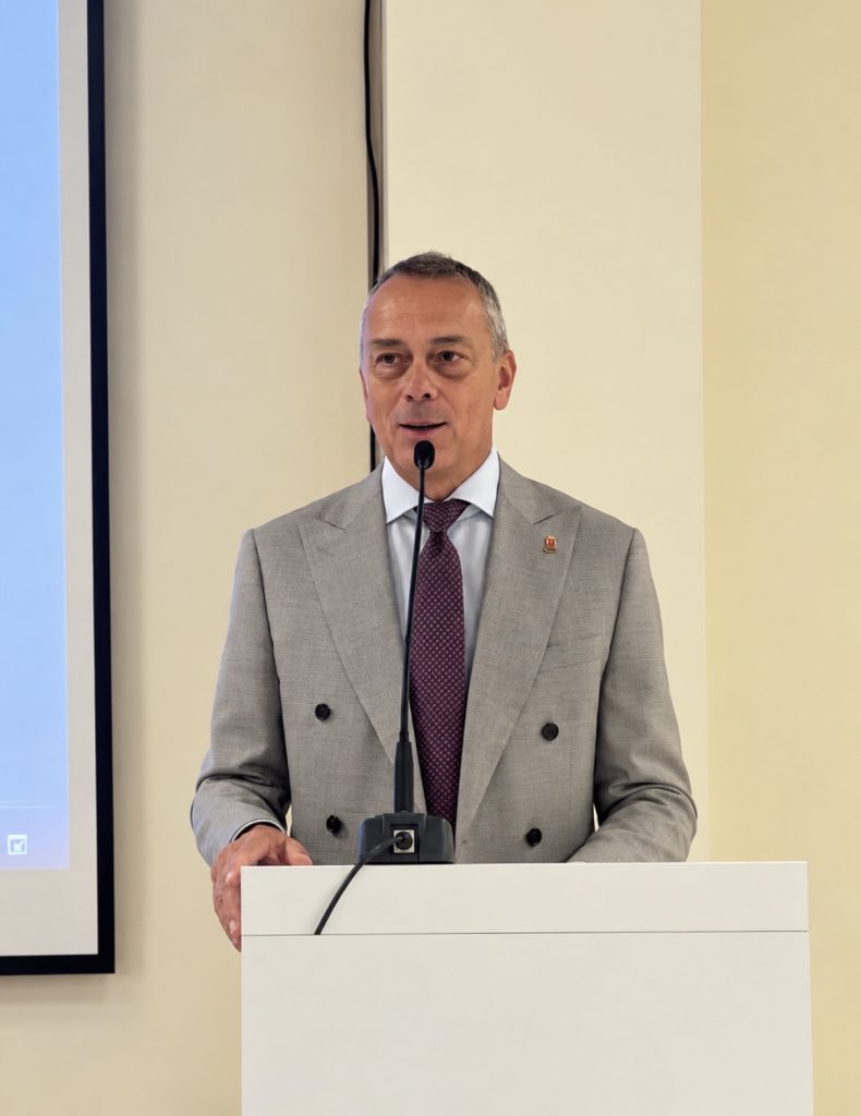 Scuola, 101 mila studenti e più docenti di ruolo 3 Scuola, 101 mila studenti e più docenti di ruolo