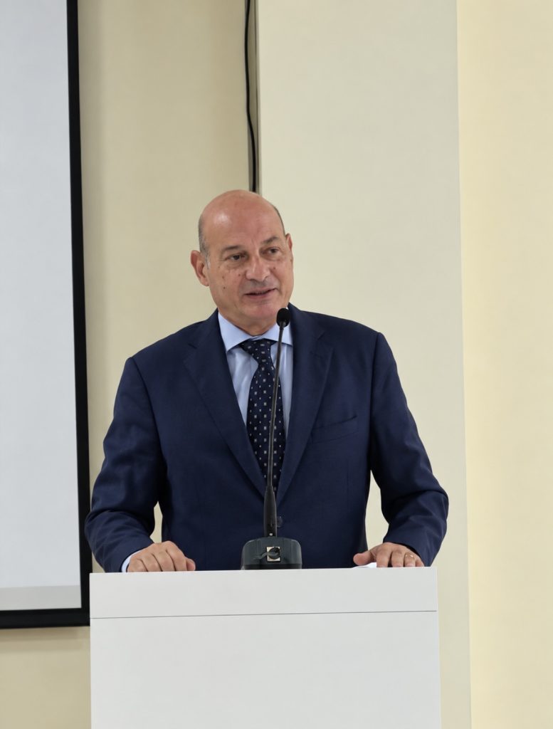 Scuola, 101 mila studenti e più docenti di ruolo 1 Scuola, 101 mila studenti e più docenti di ruolo