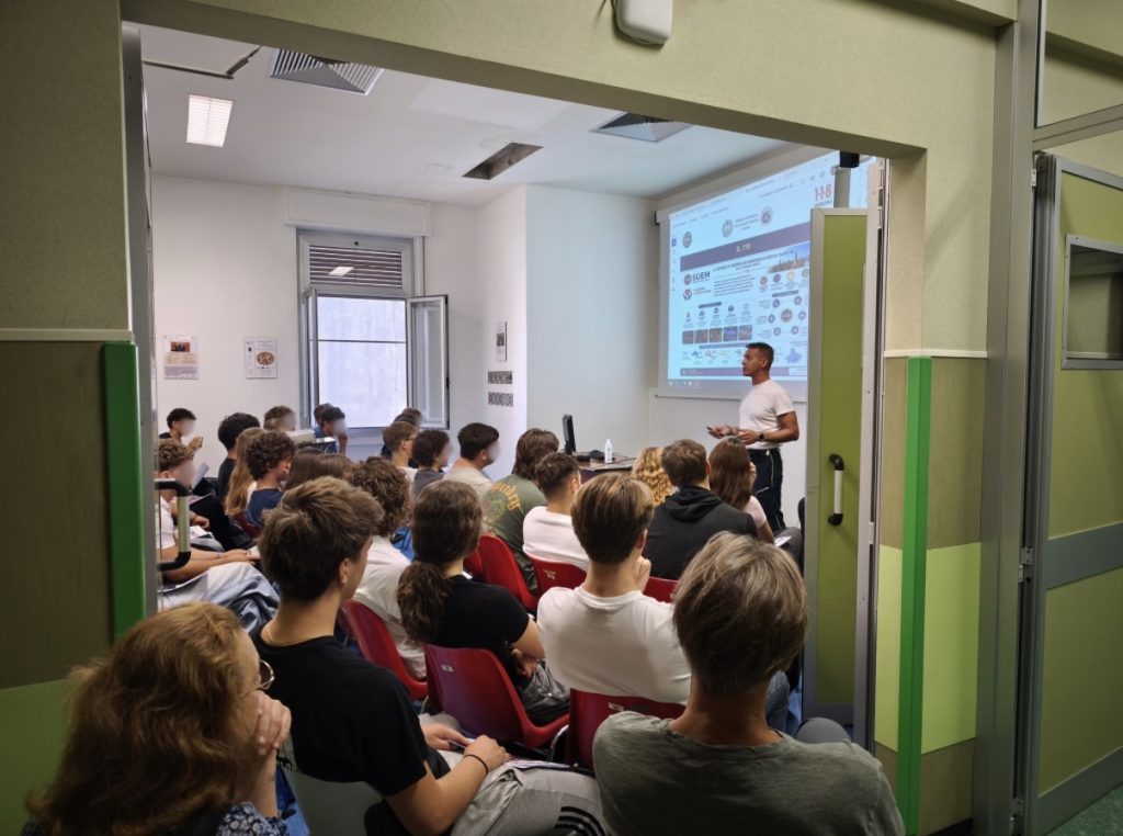 A scuola di emergenza: 240 studenti alla prova di panico 4 A scuola di emergenza: 240 studenti alla prova di panico