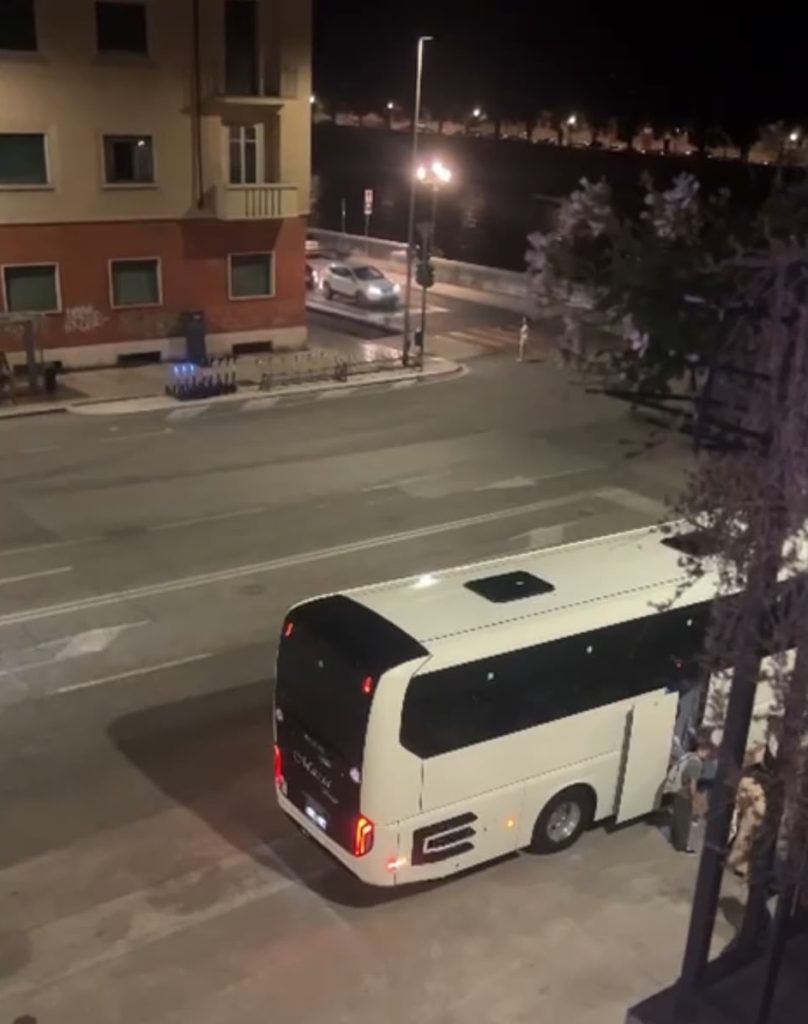 Estate d'inferno in piazzale Cadorna tra bus turistici, smog e silenzi della municipale 2 WhatsApp Image 2026 09 26 at 08.34.34