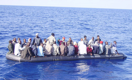 Il degrado aumenta, lo Stato… sociale arretra 2 immigrati 1951472556