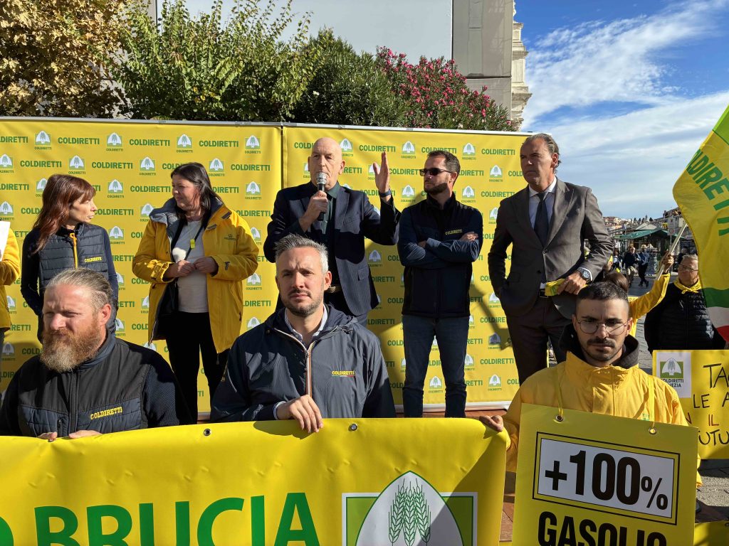 Caro gasolio, mille agricoltori e pescatori in corteo a Venezia: centinaia dal Veronese 1 IMG 6257