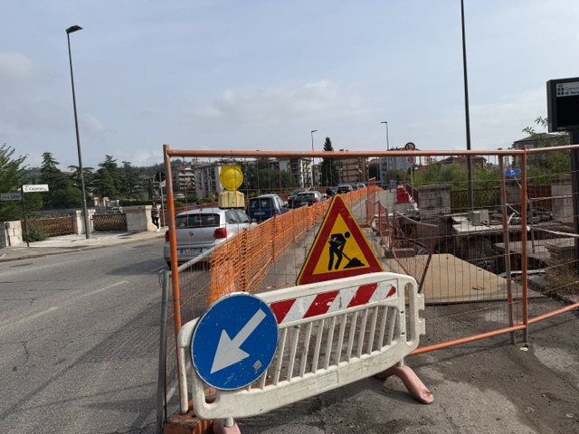 Ponte Catena. Lavori a rilento, traffico in tilt 1 IMG 8411