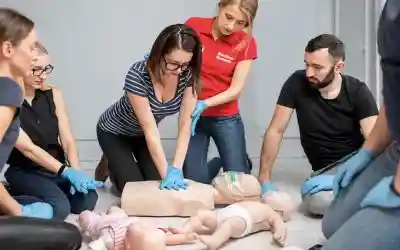 Manovre salvavita per bambini, lezioni gratuite a Porta Borsari