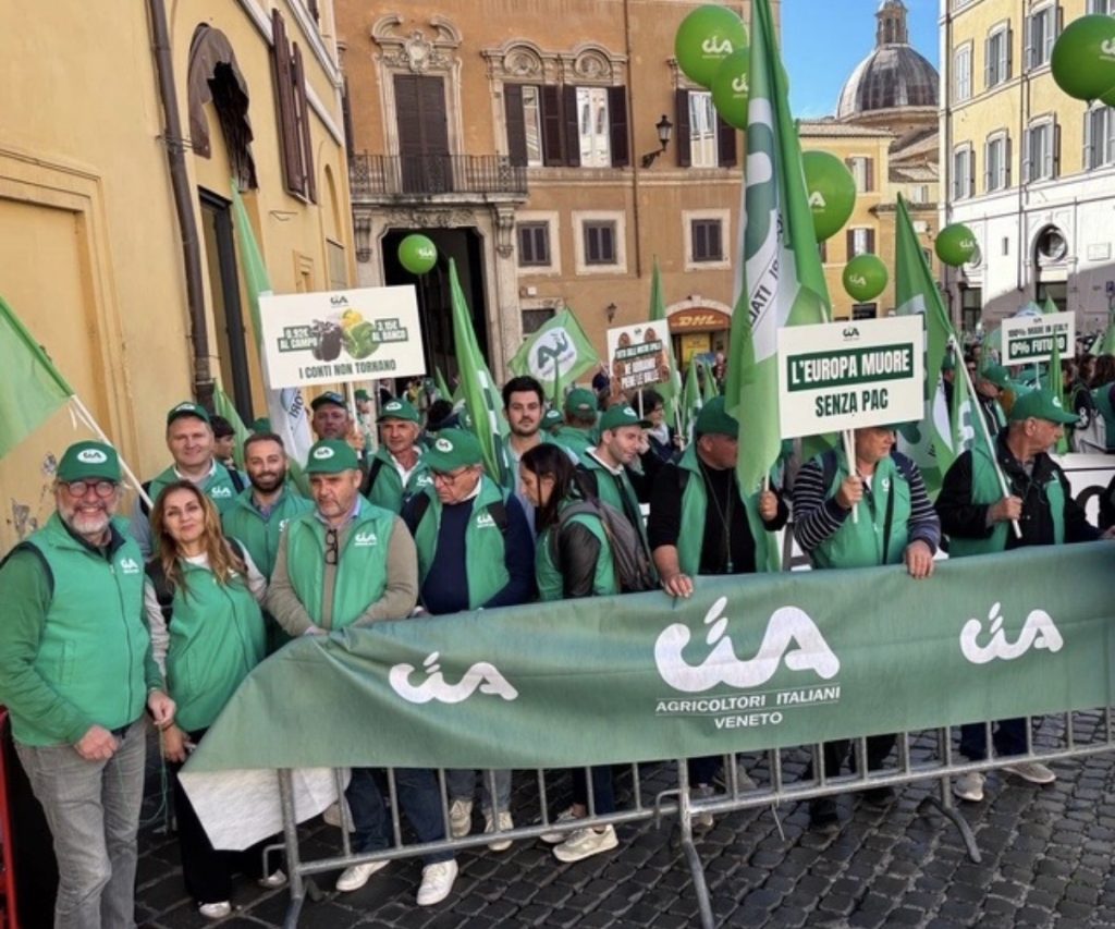 Caro carburanti, agricoltori in protesta a Roma 3 Caro carburanti, agricoltori in protesta a Roma