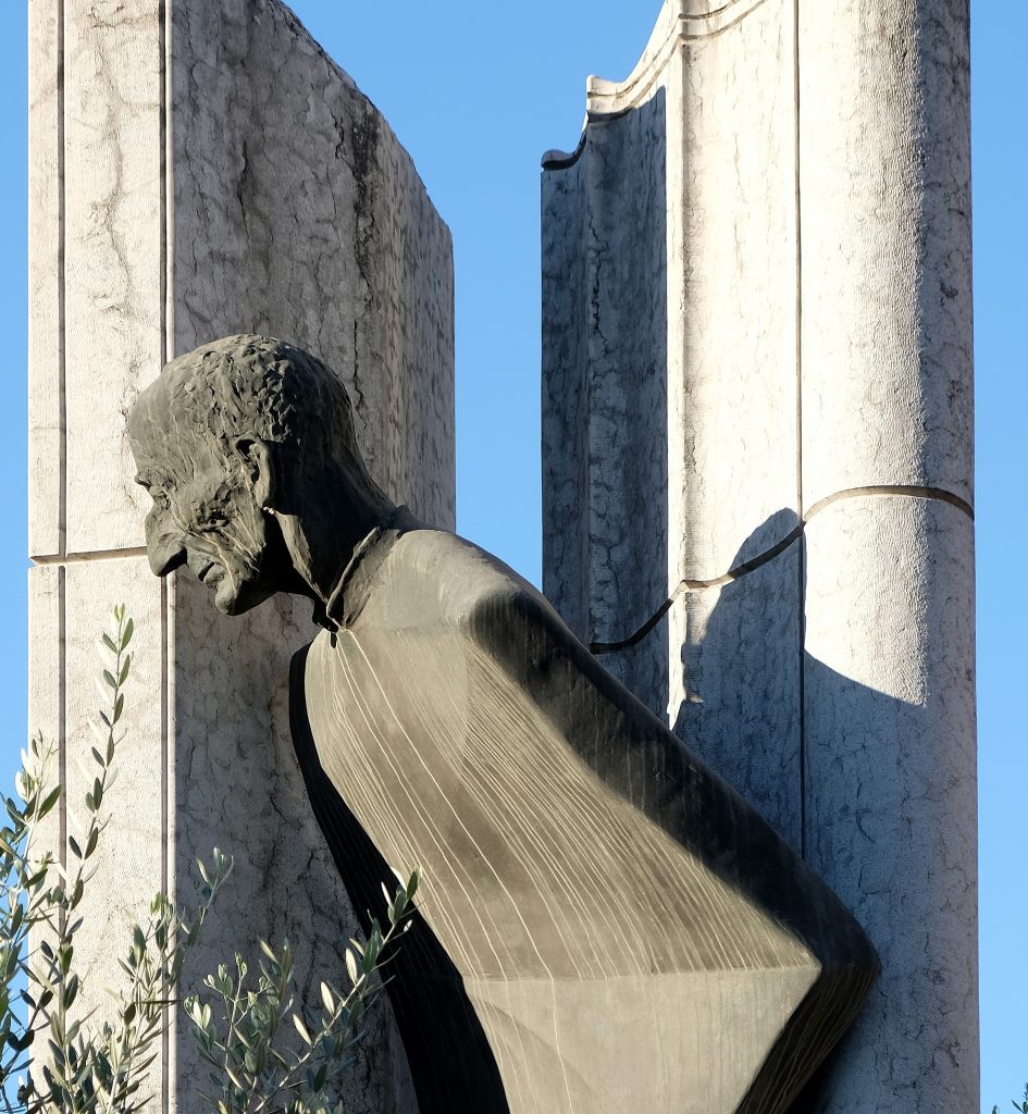 Vittore Bocchetta a San Rocco di Quinzano 3 Monumento Mons Chiot Verona XE3F2462a