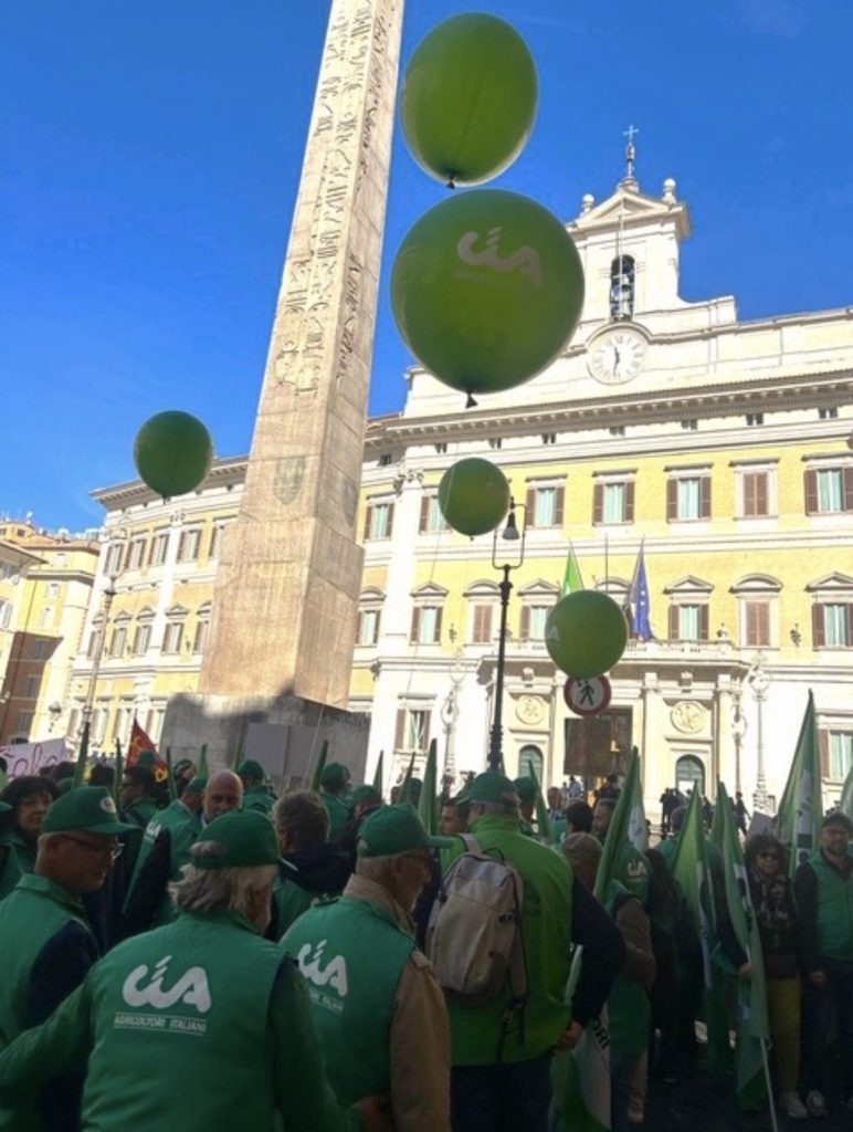 Caro carburanti, agricoltori in protesta a Roma 1 Caro carburanti, agricoltori in protesta a Roma