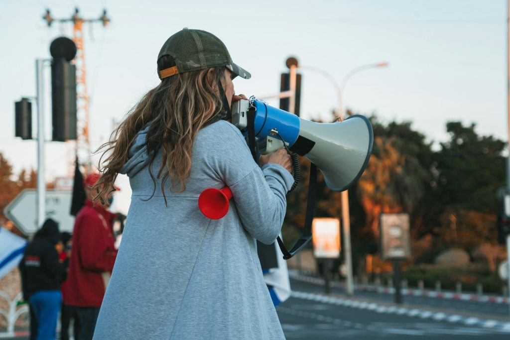 Quando la scuola scende in strada: i liceali francesi chiedono di essere ascoltati 1 maayan nemanov TsE1H8UkFI unsplash 1
