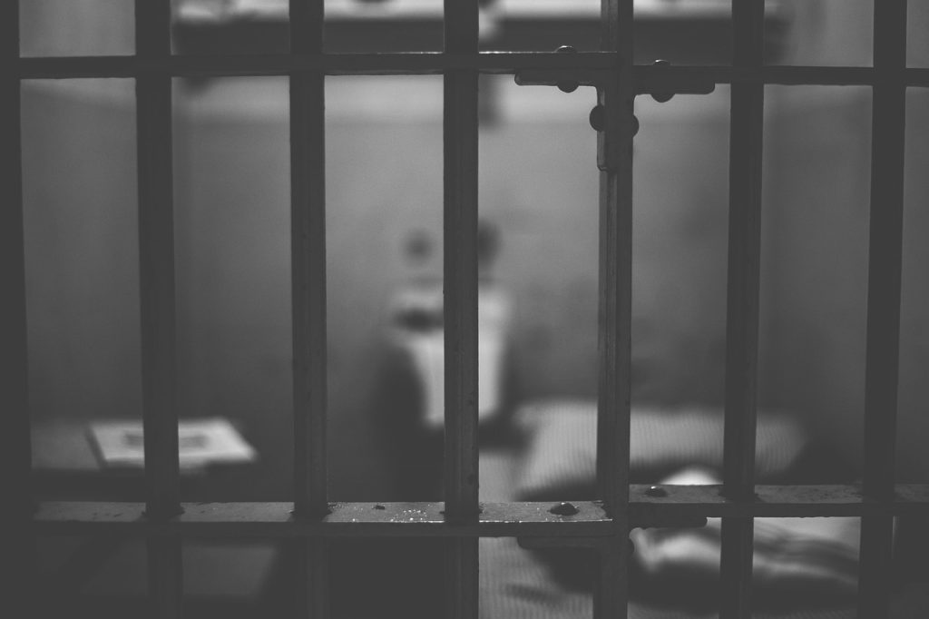 Don Carlo Vinco. Allarme sovraffollamento al carcere di Montorio 2 prison 553836 1280 1