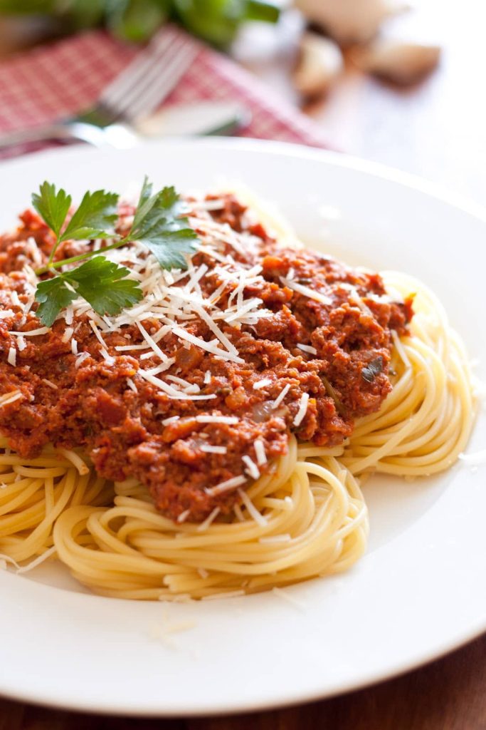 “On the Noodle Road: Da Pechino a Roma. Una ricerca sulla pasta, di Jen Lin-Liu 2 spaghettiwithmeatsauce4
