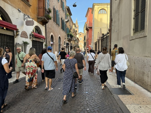 Settembre: Tornano a crescere i turisti in centro storico a Verona 1 turisti
