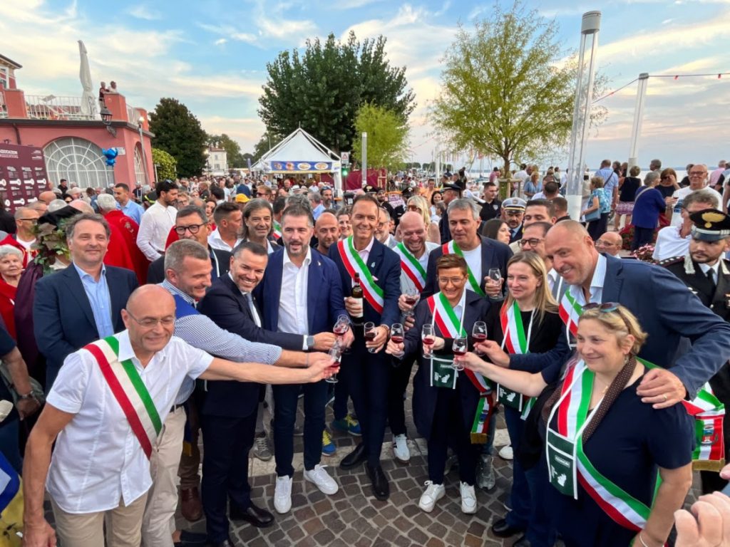 Bardolino, partita la 95ª Festa dell’Uva: mille volontari e oltre 30 stand 1 unnamed 3