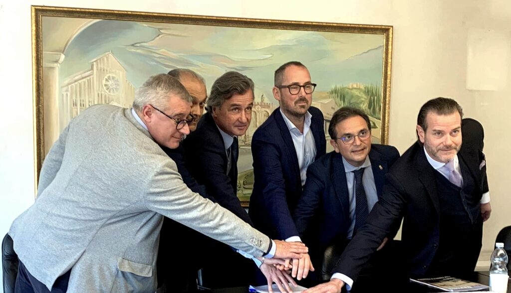 Sostenibilità nell'edilizia: i presidenti di Ance, Ater e degli ordini professionali di Verona alla firma dell'accordo di settore