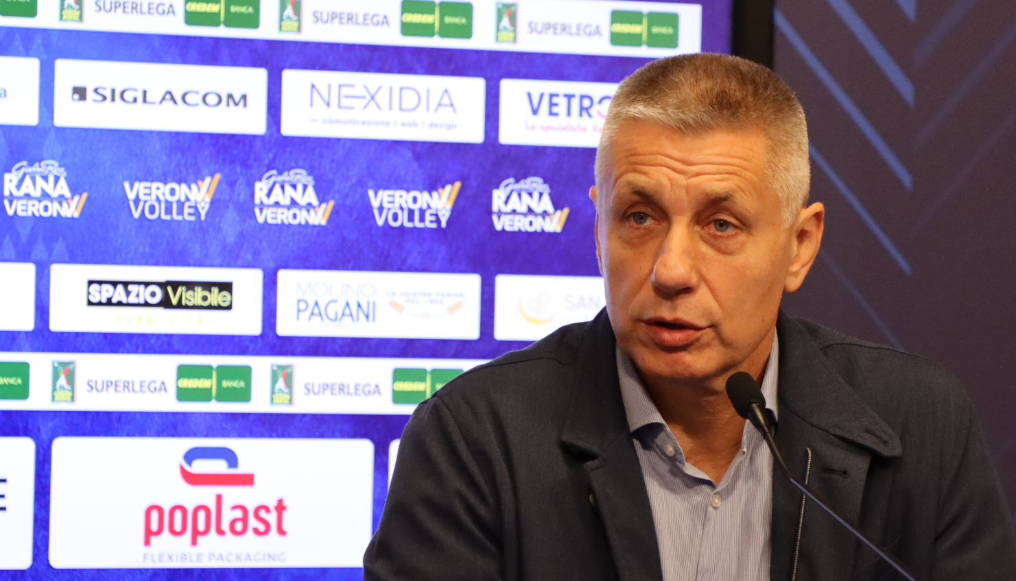 Coach Radostin Stoytchev ha presentato in conferenza stampa l’esordio della squadra gialloblù.