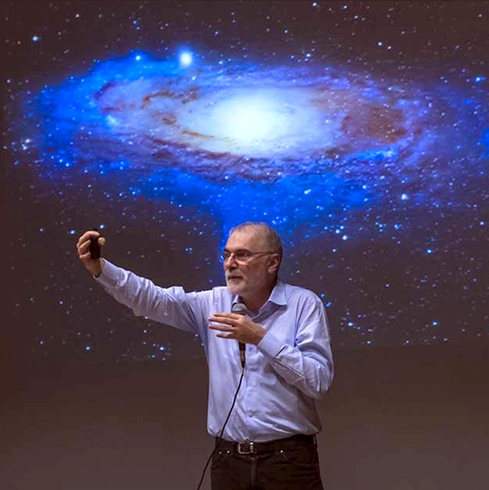Il prof. Marco Bersanelli, docente di Astrofisica all'Università Statale di Milano