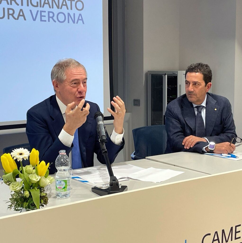 Il ministro dell'Impresa e del Made in Italy Urso con il presidente della Camera di Commercio Giuseppe Riello