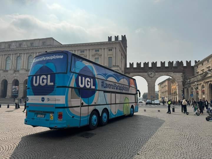 Il Bus dell’Ugl accolto da diversi politici veronesi